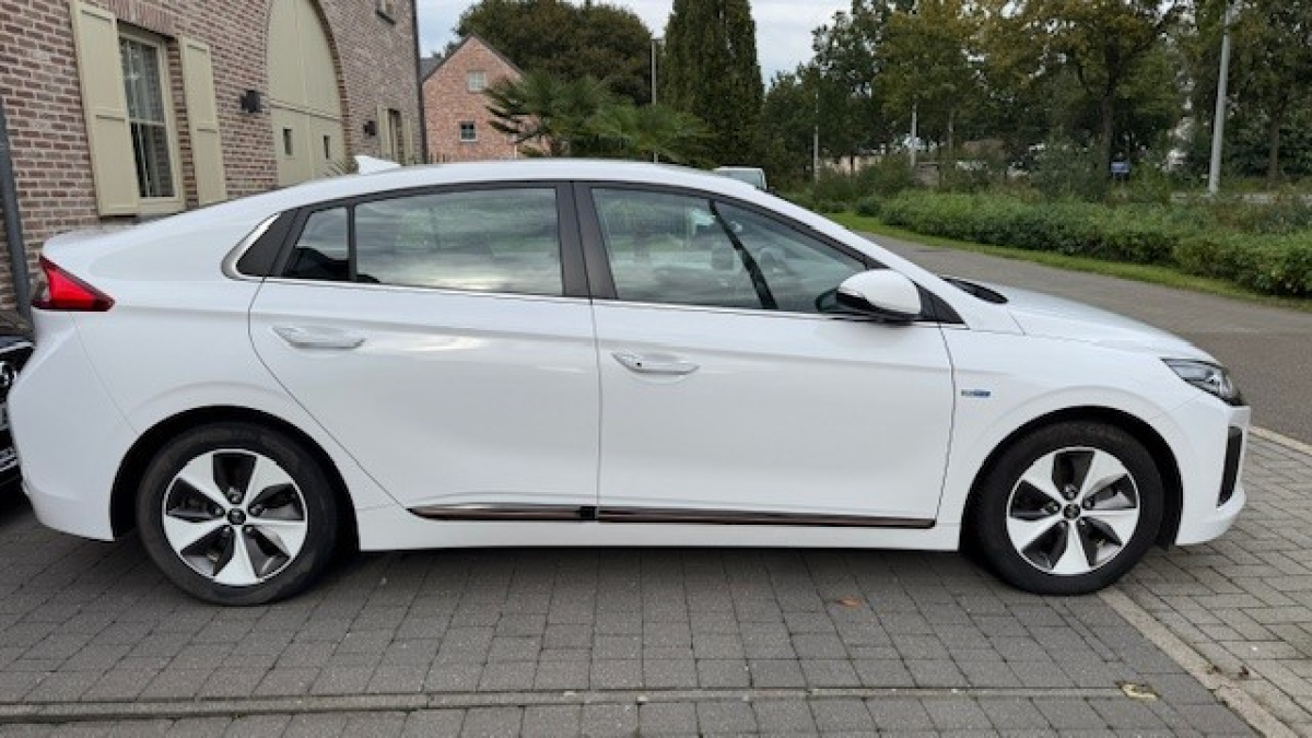 Hyundai Ioniq Hyundai Ioniq Executive Full Electric Premium