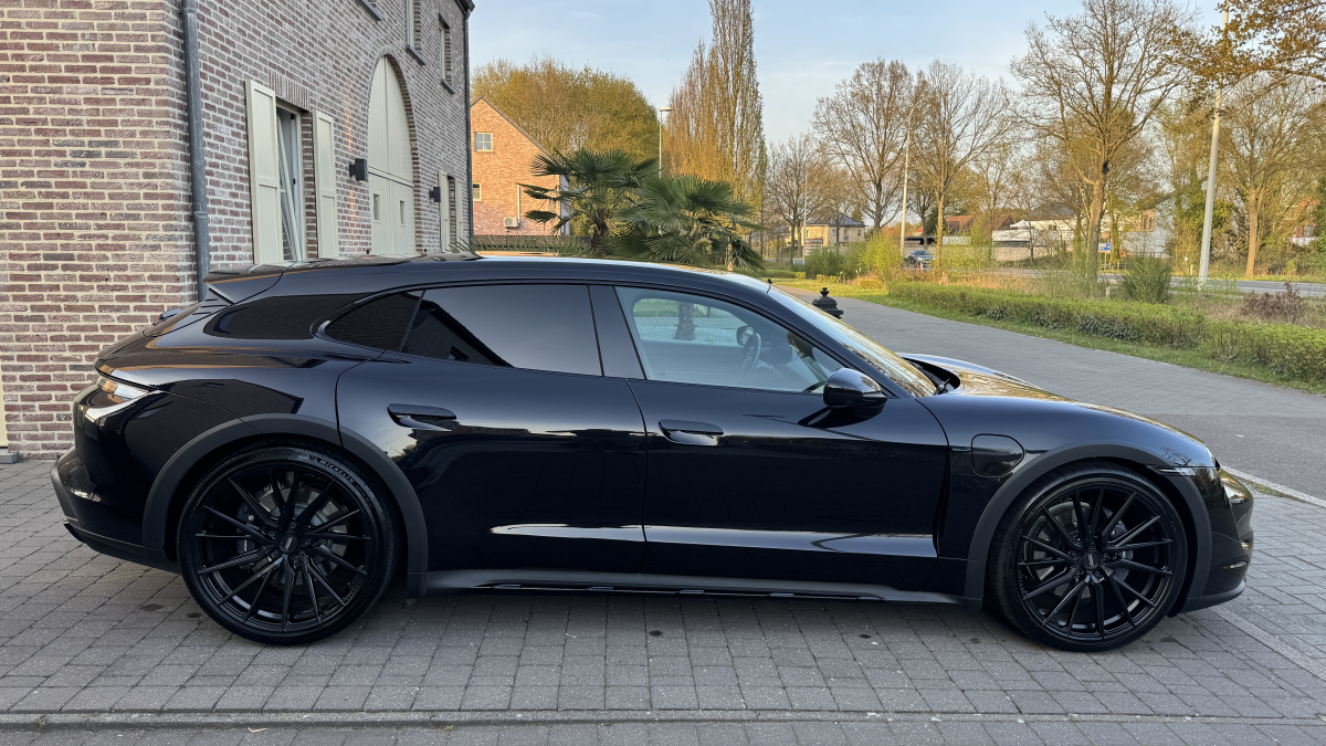 Porsche Taycan 4 Cross Turismo