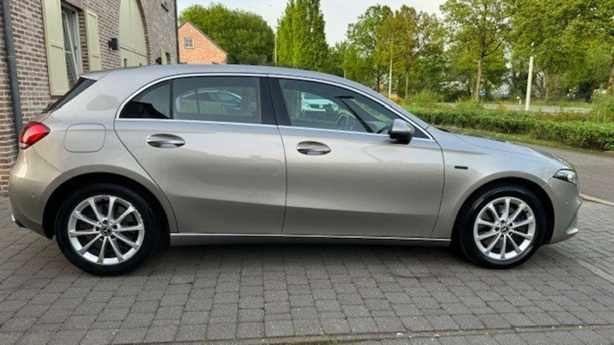 Mercedes-Benz A 250 e PHEV Business Solution (EU6AP)