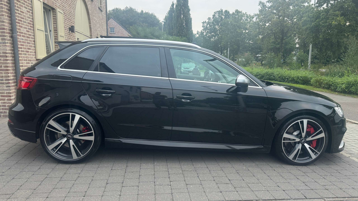 Audi RS3 Sportback 2.5 TFSI Quattro S tronic PANO/B&O...